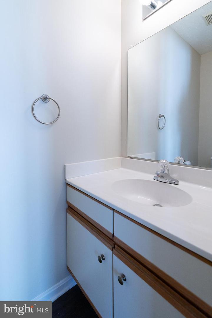 218 TUDOR DR, WINCHESTER, Virginia 22603, 2 Bedrooms Bedrooms, ,3 BathroomsBathrooms,Residential,For sale,218 TUDOR DR,VAFV2039018 MLS # VAFV2039018