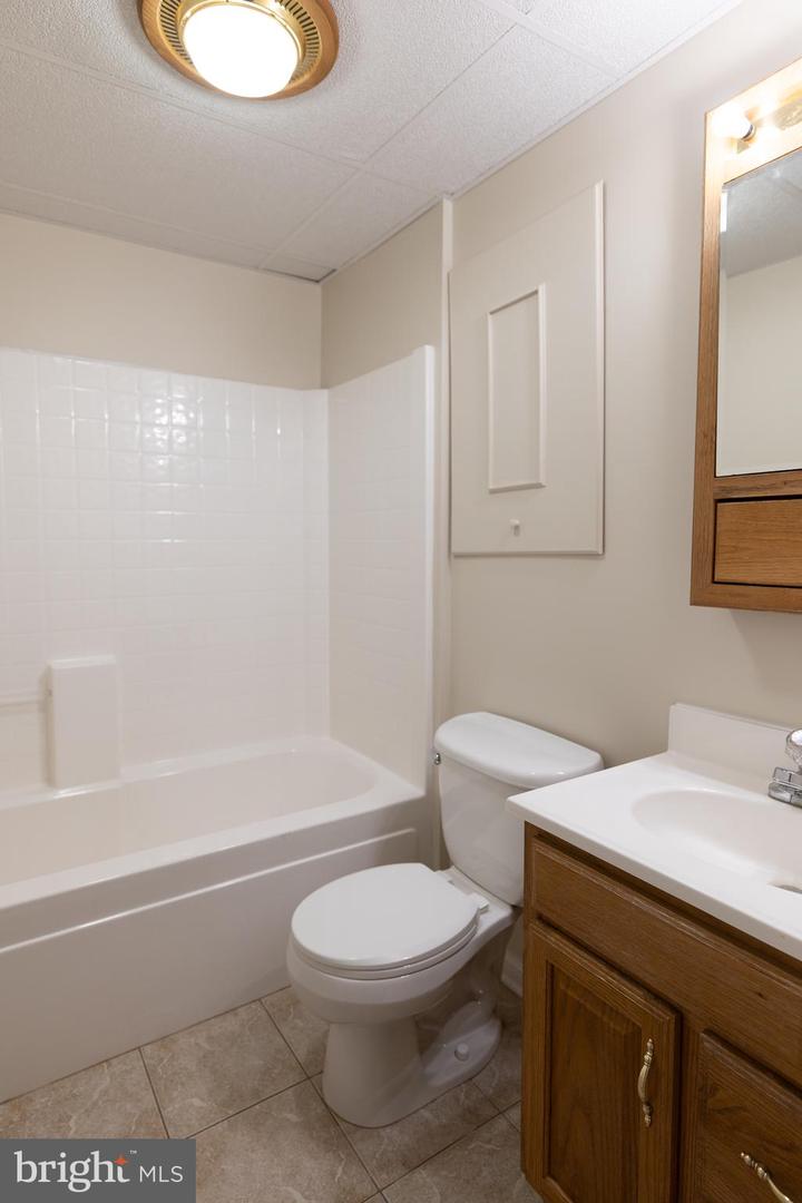 218 TUDOR DR, WINCHESTER, Virginia 22603, 2 Bedrooms Bedrooms, ,3 BathroomsBathrooms,Residential,For sale,218 TUDOR DR,VAFV2039018 MLS # VAFV2039018