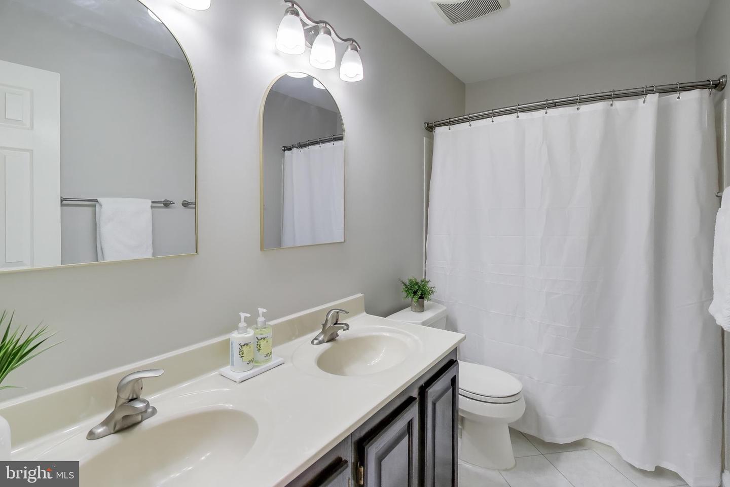 37836 PERKINS CT, PURCELLVILLE, Virginia 20132, 4 Bedrooms Bedrooms, ,2 BathroomsBathrooms,Residential,For sale,37836 PERKINS CT,VALO2113952 MLS # VALO2113952