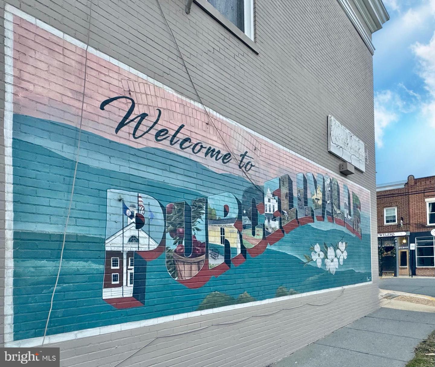 37836 PERKINS CT, PURCELLVILLE, Virginia 20132, 4 Bedrooms Bedrooms, ,2 BathroomsBathrooms,Residential,For sale,37836 PERKINS CT,VALO2113952 MLS # VALO2113952