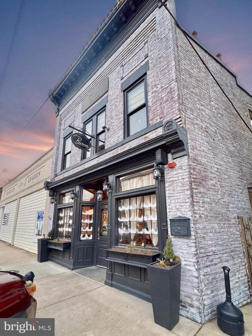 37836 PERKINS CT, PURCELLVILLE, Virginia 20132, 4 Bedrooms Bedrooms, ,2 BathroomsBathrooms,Residential,For sale,37836 PERKINS CT,VALO2113952 MLS # VALO2113952