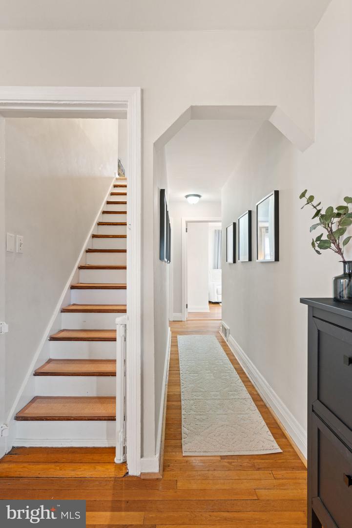 2916 BROOK DR, FALLS CHURCH, Virginia 22042, 4 Bedrooms Bedrooms, ,2 BathroomsBathrooms,Residential,For sale,2916 BROOK DR,VAFX2285734 MLS # VAFX2285734