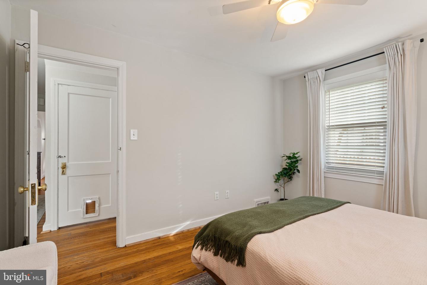 2916 BROOK DR, FALLS CHURCH, Virginia 22042, 4 Bedrooms Bedrooms, ,2 BathroomsBathrooms,Residential,For sale,2916 BROOK DR,VAFX2285734 MLS # VAFX2285734