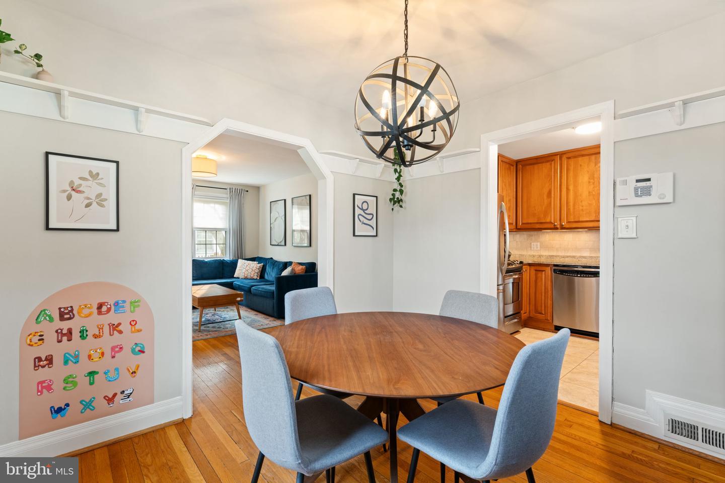 2916 BROOK DR, FALLS CHURCH, Virginia 22042, 4 Bedrooms Bedrooms, ,2 BathroomsBathrooms,Residential,For sale,2916 BROOK DR,VAFX2285734 MLS # VAFX2285734