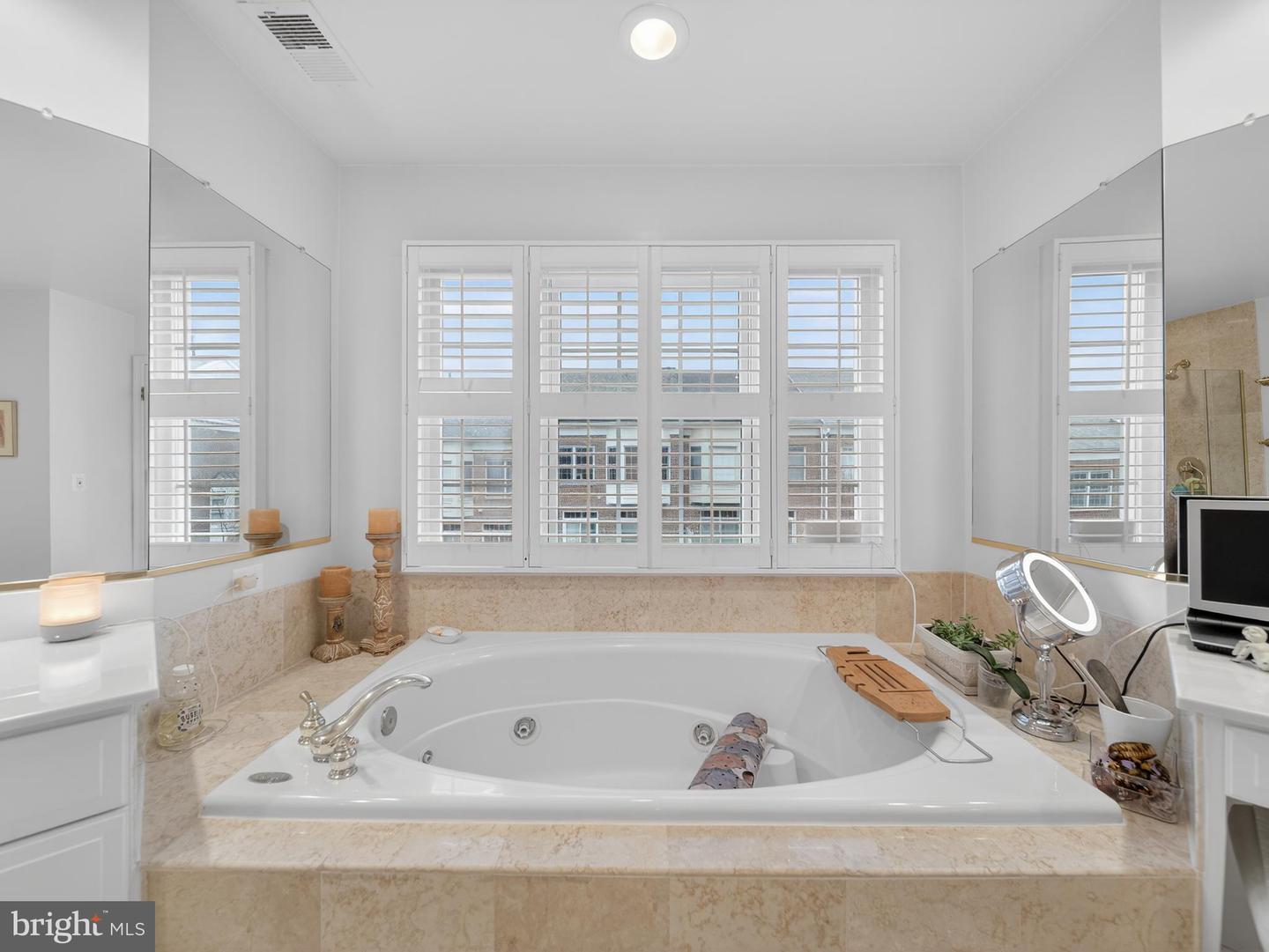 1723 22ND CT N, ARLINGTON, Virginia 22209, 3 Bedrooms Bedrooms, ,3 BathroomsBathrooms,Residential,For sale,1723 22ND CT N,VAAR2067746 MLS # VAAR2067746