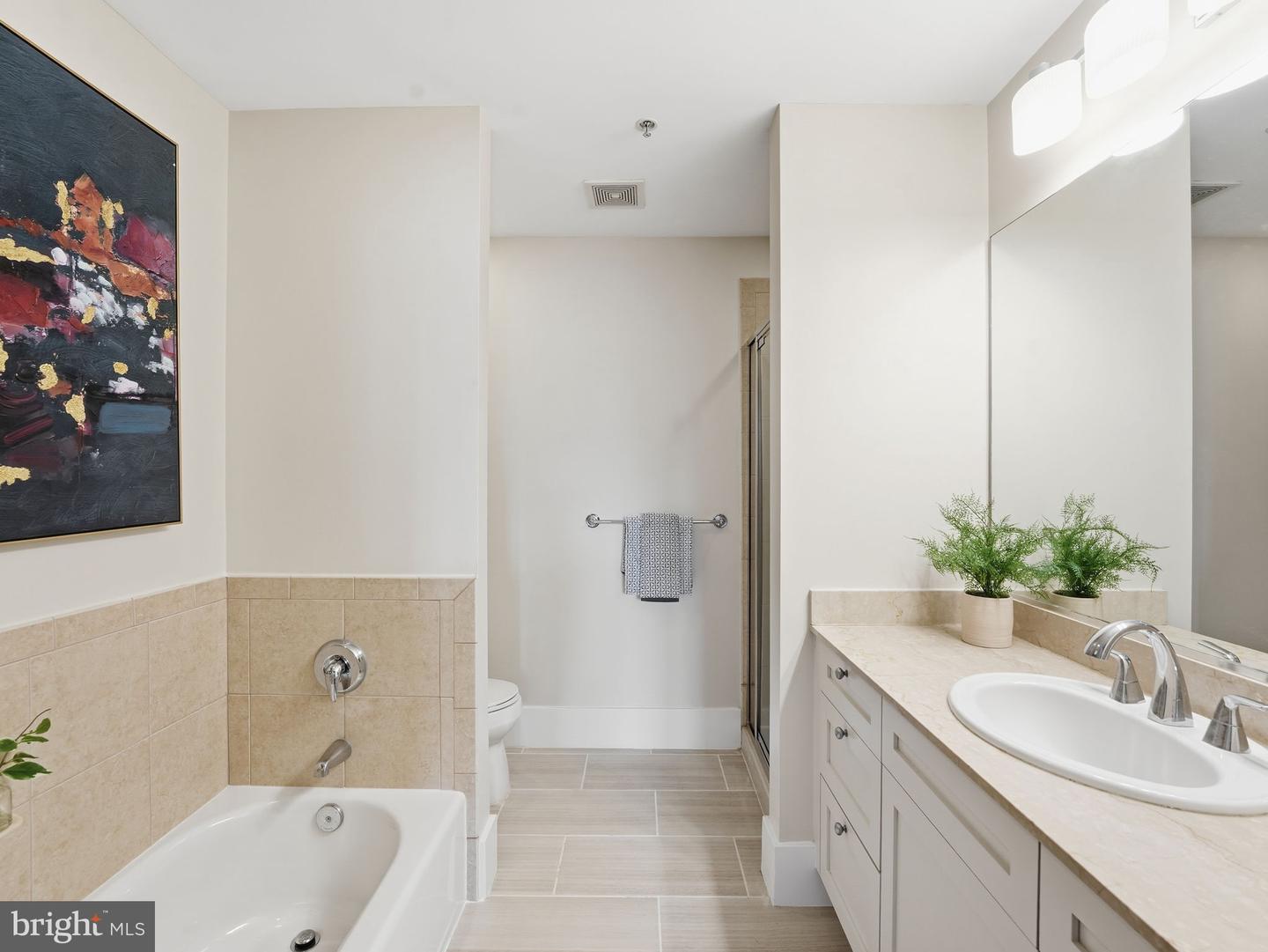 1440 CHURCH ST NW #401, WASHINGTON, District Of Columbia 20005, 2 Bedrooms Bedrooms, ,2 BathroomsBathrooms,Residential,For sale,1440 CHURCH ST NW #401,DCDC2241374 MLS # DCDC2241374