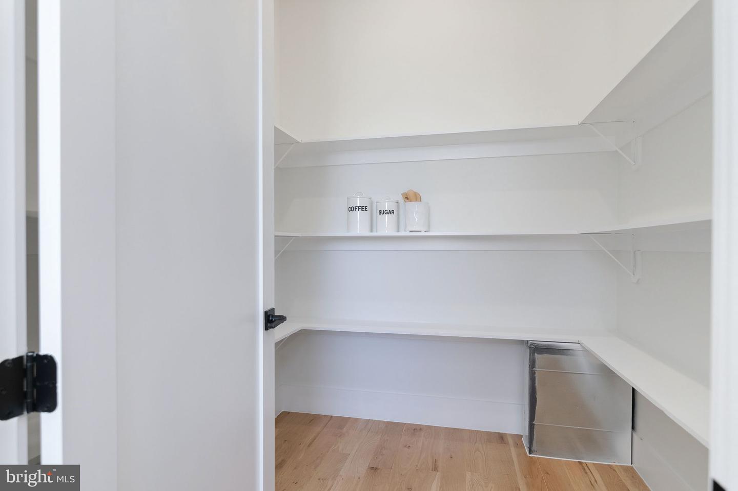 6818 BARRETT RD, FALLS CHURCH, Virginia 22042, 6 Bedrooms Bedrooms, 25 Rooms Rooms,5 BathroomsBathrooms,Residential,For sale,6818 BARRETT RD,VAFX2285748 MLS # VAFX2285748