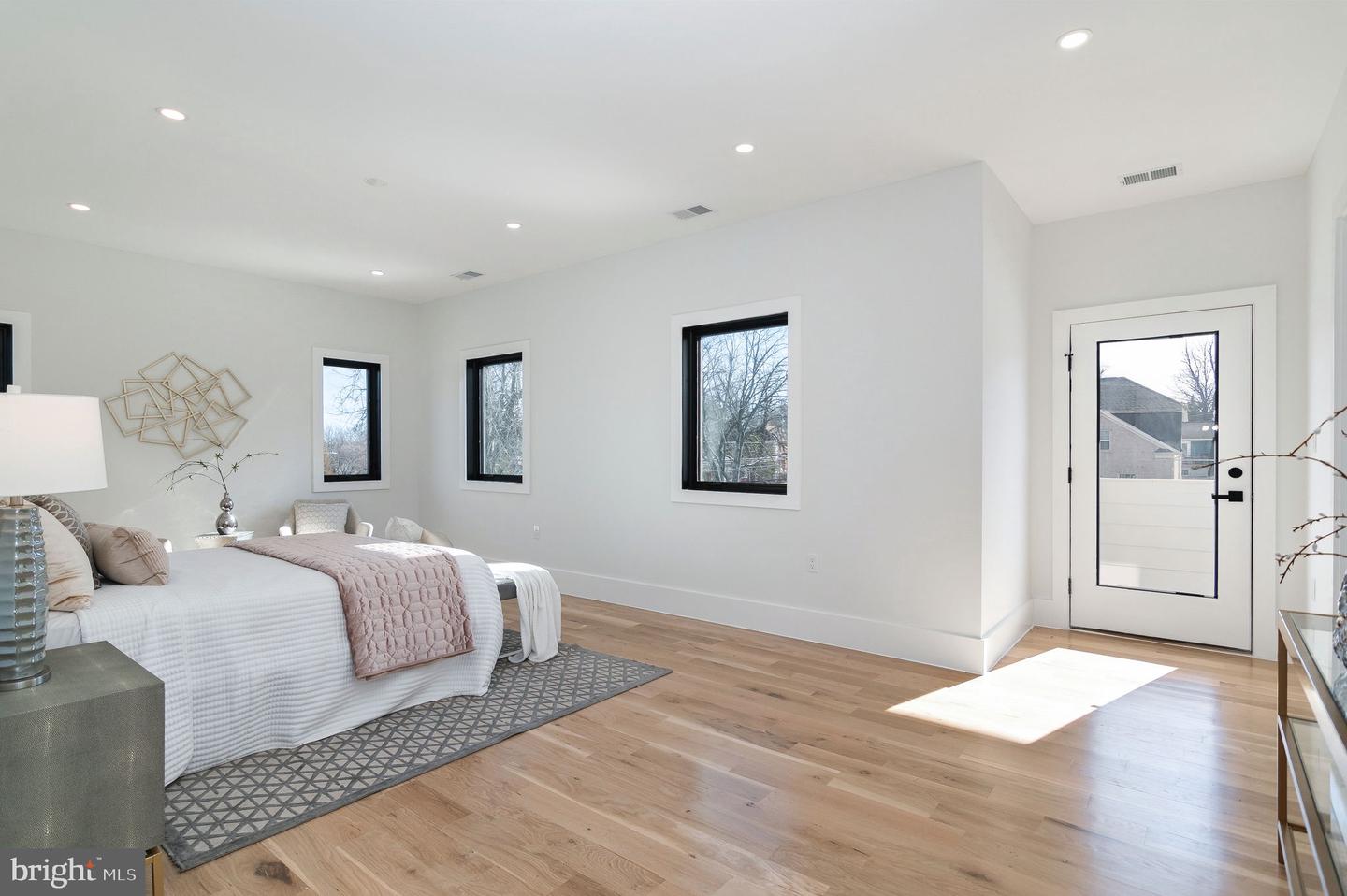 6818 BARRETT RD, FALLS CHURCH, Virginia 22042, 6 Bedrooms Bedrooms, 25 Rooms Rooms,5 BathroomsBathrooms,Residential,For sale,6818 BARRETT RD,VAFX2285748 MLS # VAFX2285748