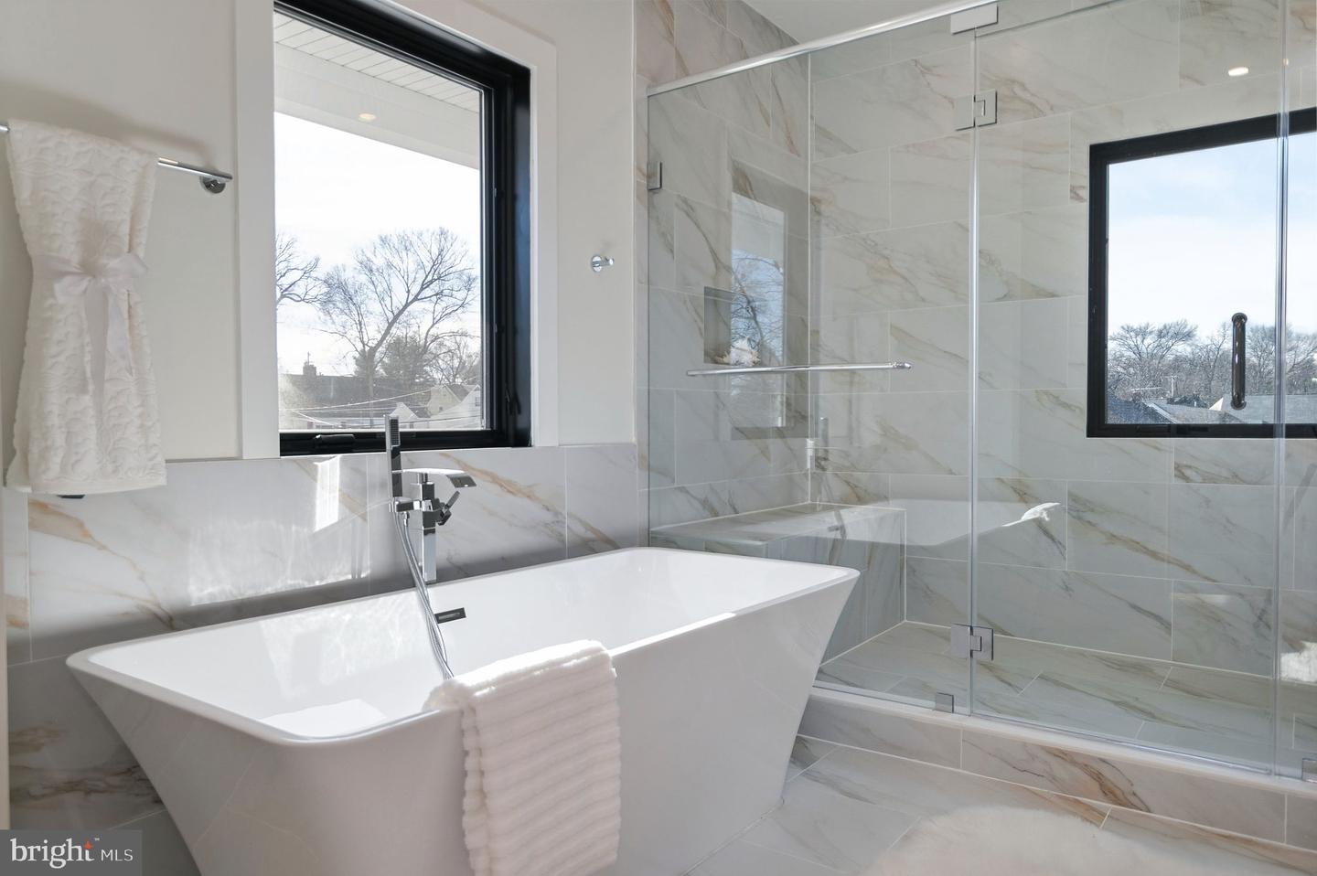 6818 BARRETT RD, FALLS CHURCH, Virginia 22042, 6 Bedrooms Bedrooms, 25 Rooms Rooms,5 BathroomsBathrooms,Residential,For sale,6818 BARRETT RD,VAFX2285748 MLS # VAFX2285748