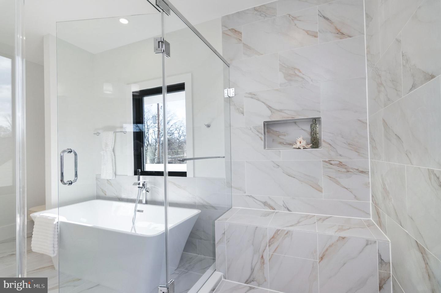 6818 BARRETT RD, FALLS CHURCH, Virginia 22042, 6 Bedrooms Bedrooms, 25 Rooms Rooms,5 BathroomsBathrooms,Residential,For sale,6818 BARRETT RD,VAFX2285748 MLS # VAFX2285748