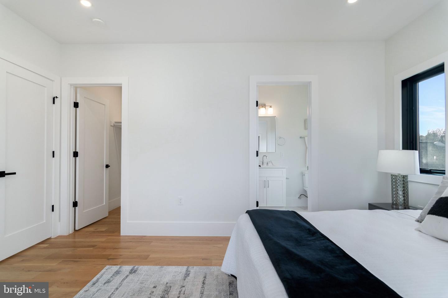 6818 BARRETT RD, FALLS CHURCH, Virginia 22042, 6 Bedrooms Bedrooms, 25 Rooms Rooms,5 BathroomsBathrooms,Residential,For sale,6818 BARRETT RD,VAFX2285748 MLS # VAFX2285748