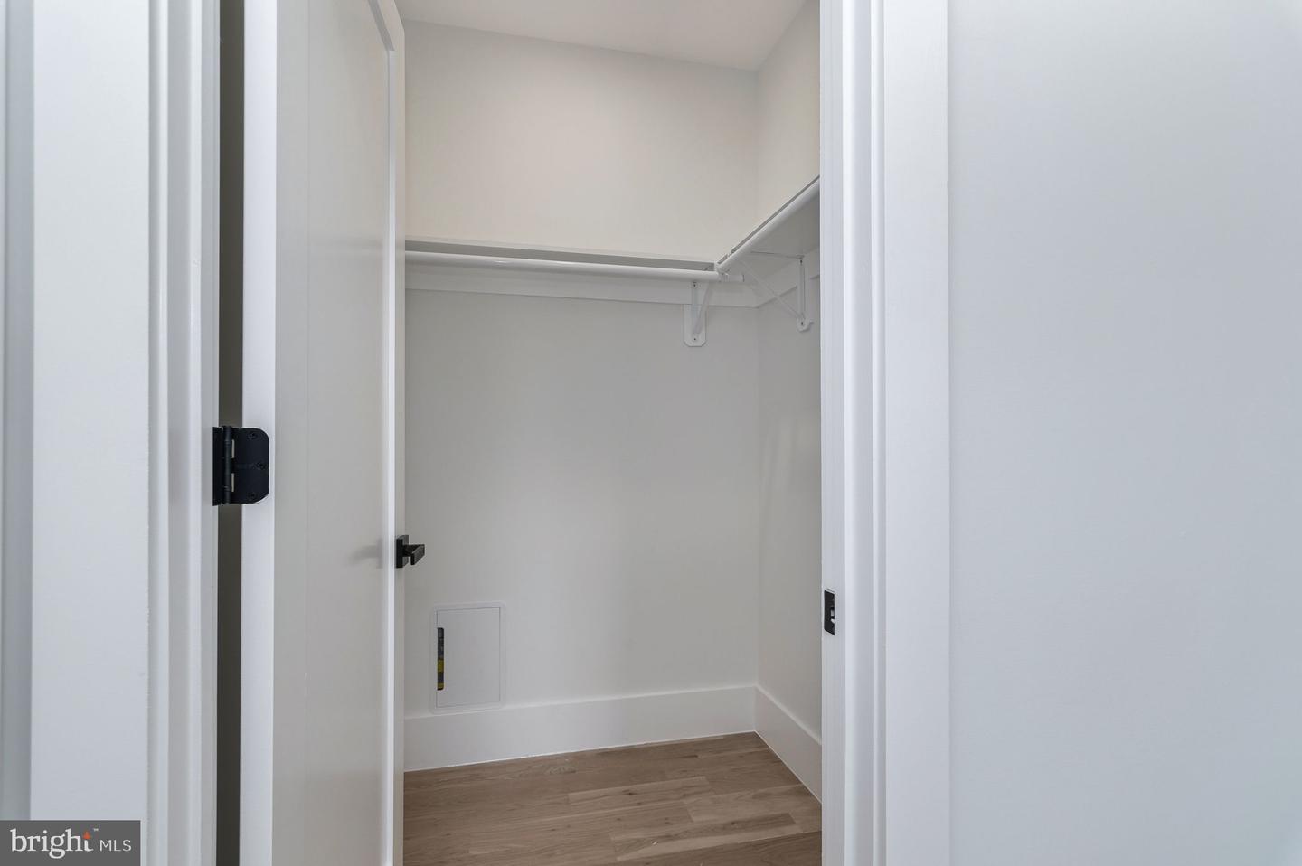 6818 BARRETT RD, FALLS CHURCH, Virginia 22042, 6 Bedrooms Bedrooms, 25 Rooms Rooms,5 BathroomsBathrooms,Residential,For sale,6818 BARRETT RD,VAFX2285748 MLS # VAFX2285748