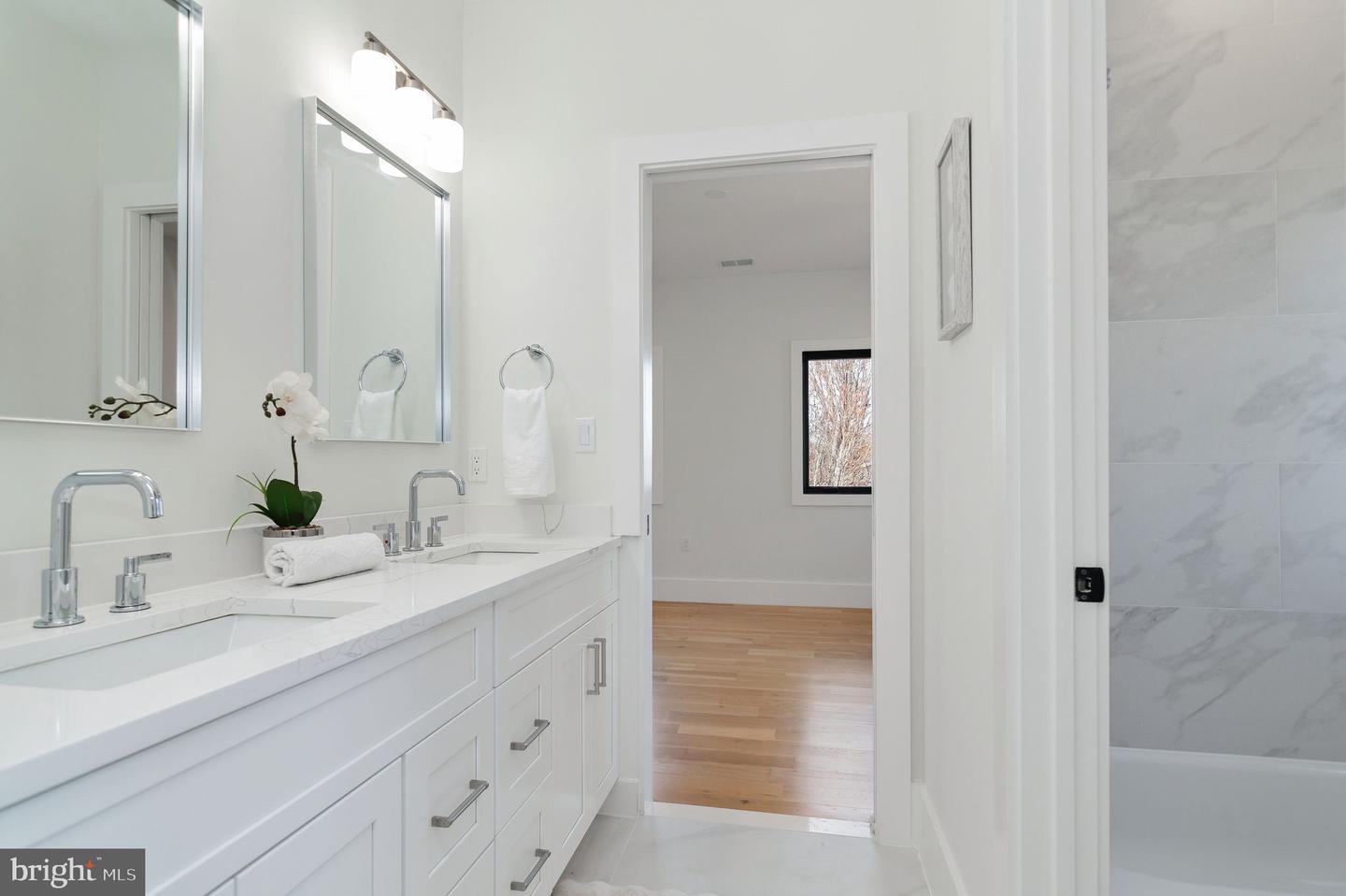 6818 BARRETT RD, FALLS CHURCH, Virginia 22042, 6 Bedrooms Bedrooms, 25 Rooms Rooms,5 BathroomsBathrooms,Residential,For sale,6818 BARRETT RD,VAFX2285748 MLS # VAFX2285748