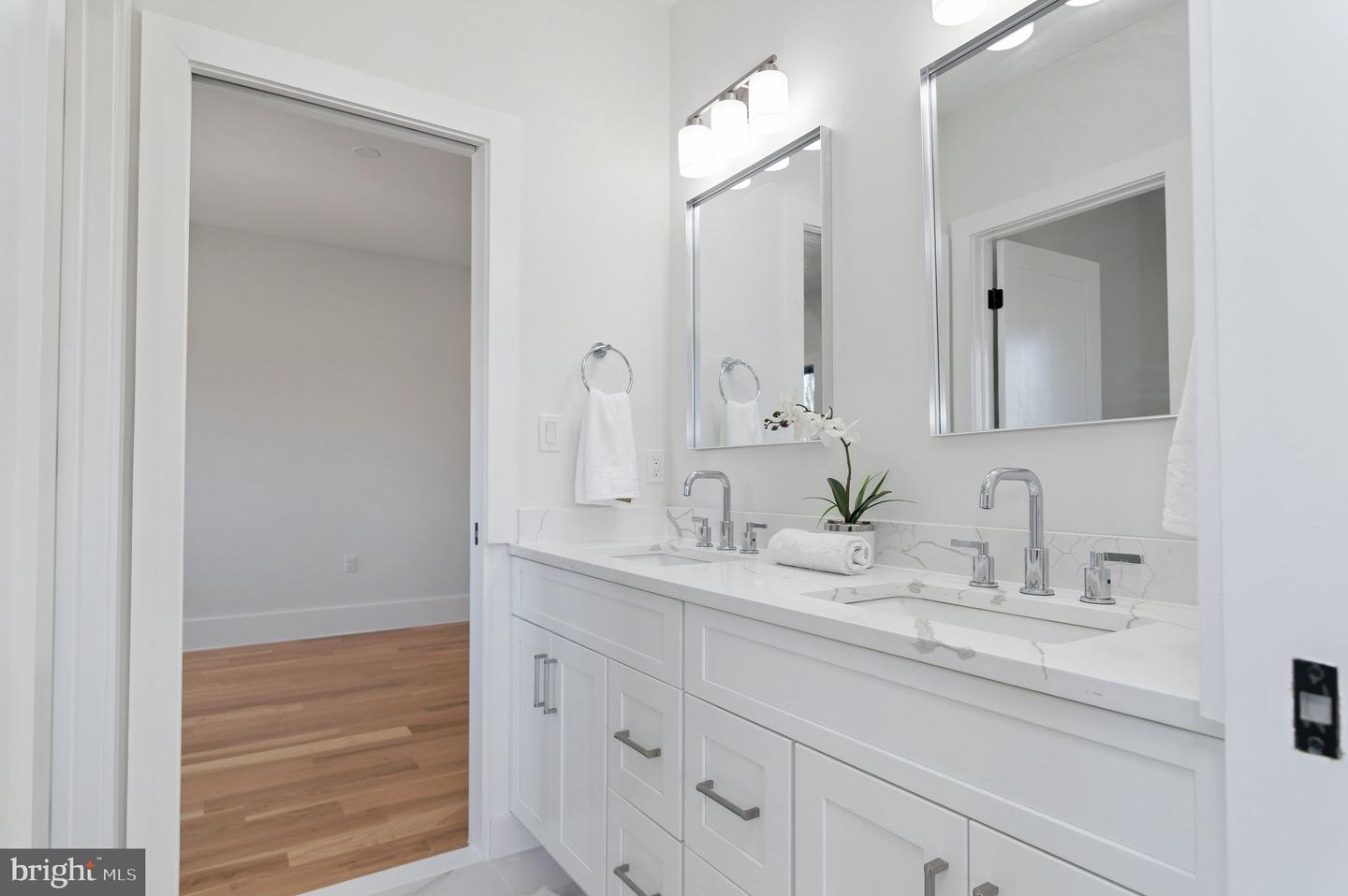 6818 BARRETT RD, FALLS CHURCH, Virginia 22042, 6 Bedrooms Bedrooms, 25 Rooms Rooms,5 BathroomsBathrooms,Residential,For sale,6818 BARRETT RD,VAFX2285748 MLS # VAFX2285748