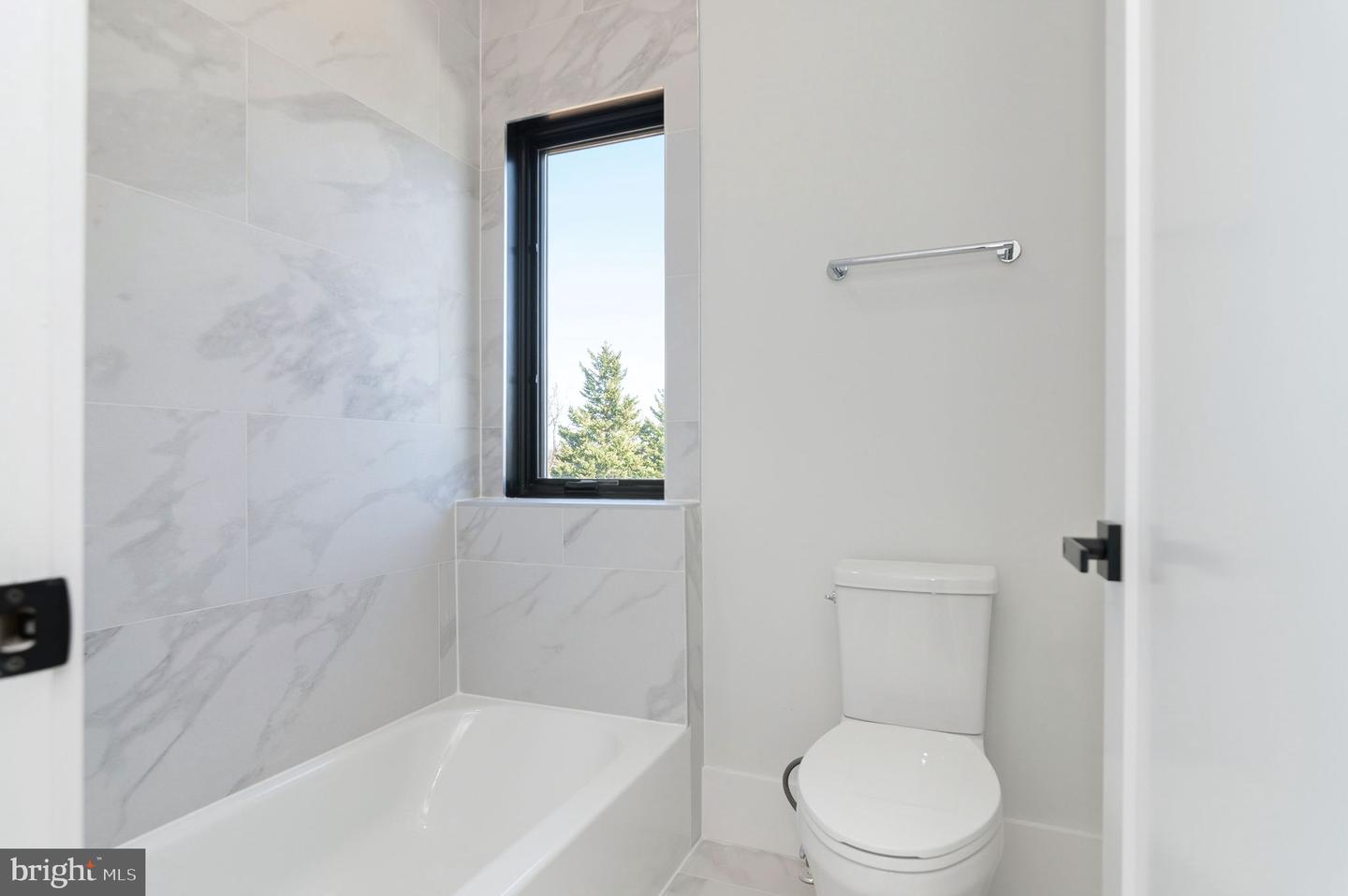 6818 BARRETT RD, FALLS CHURCH, Virginia 22042, 6 Bedrooms Bedrooms, 25 Rooms Rooms,5 BathroomsBathrooms,Residential,For sale,6818 BARRETT RD,VAFX2285748 MLS # VAFX2285748