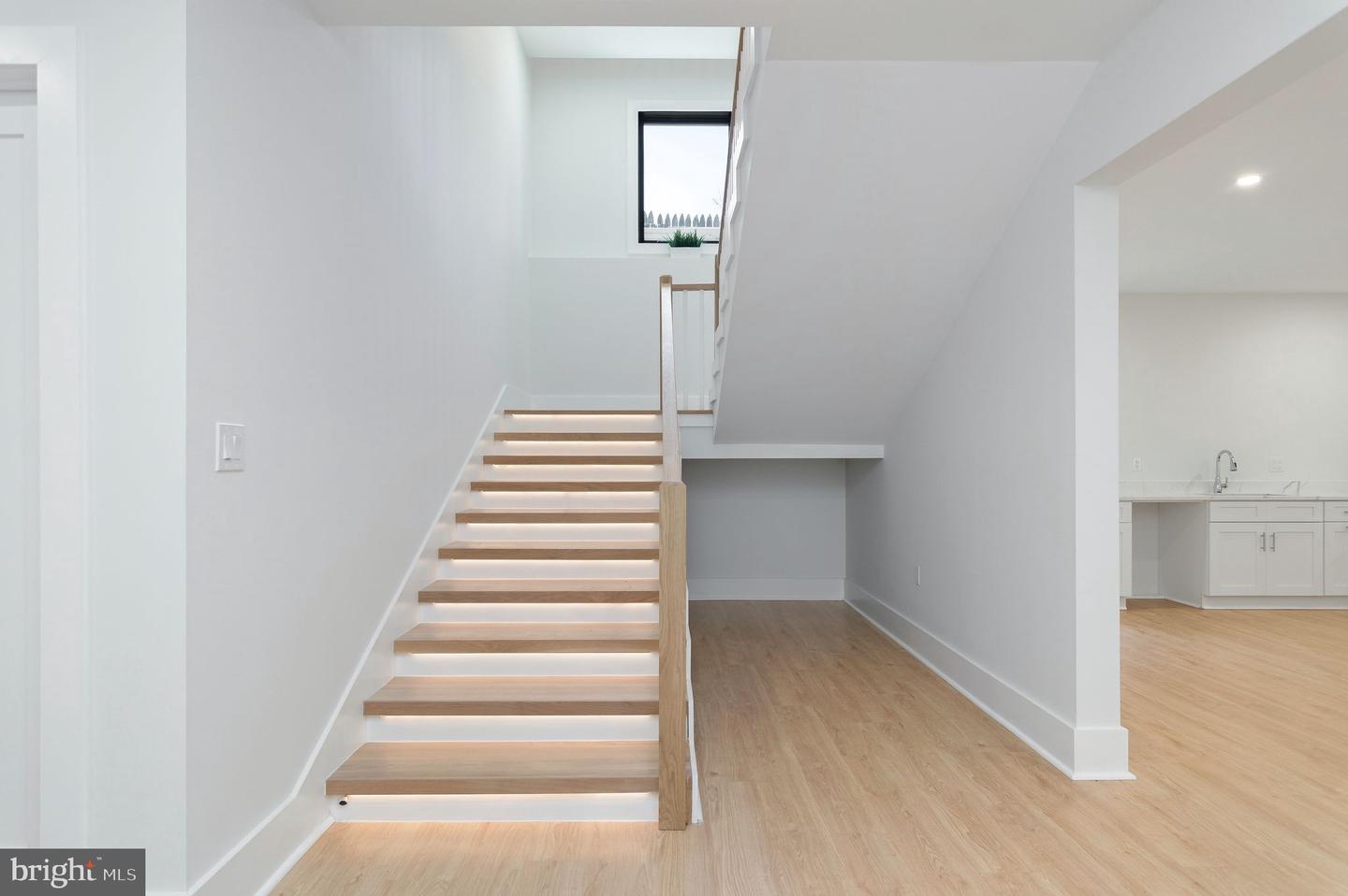 6818 BARRETT RD, FALLS CHURCH, Virginia 22042, 6 Bedrooms Bedrooms, 25 Rooms Rooms,5 BathroomsBathrooms,Residential,For sale,6818 BARRETT RD,VAFX2285748 MLS # VAFX2285748