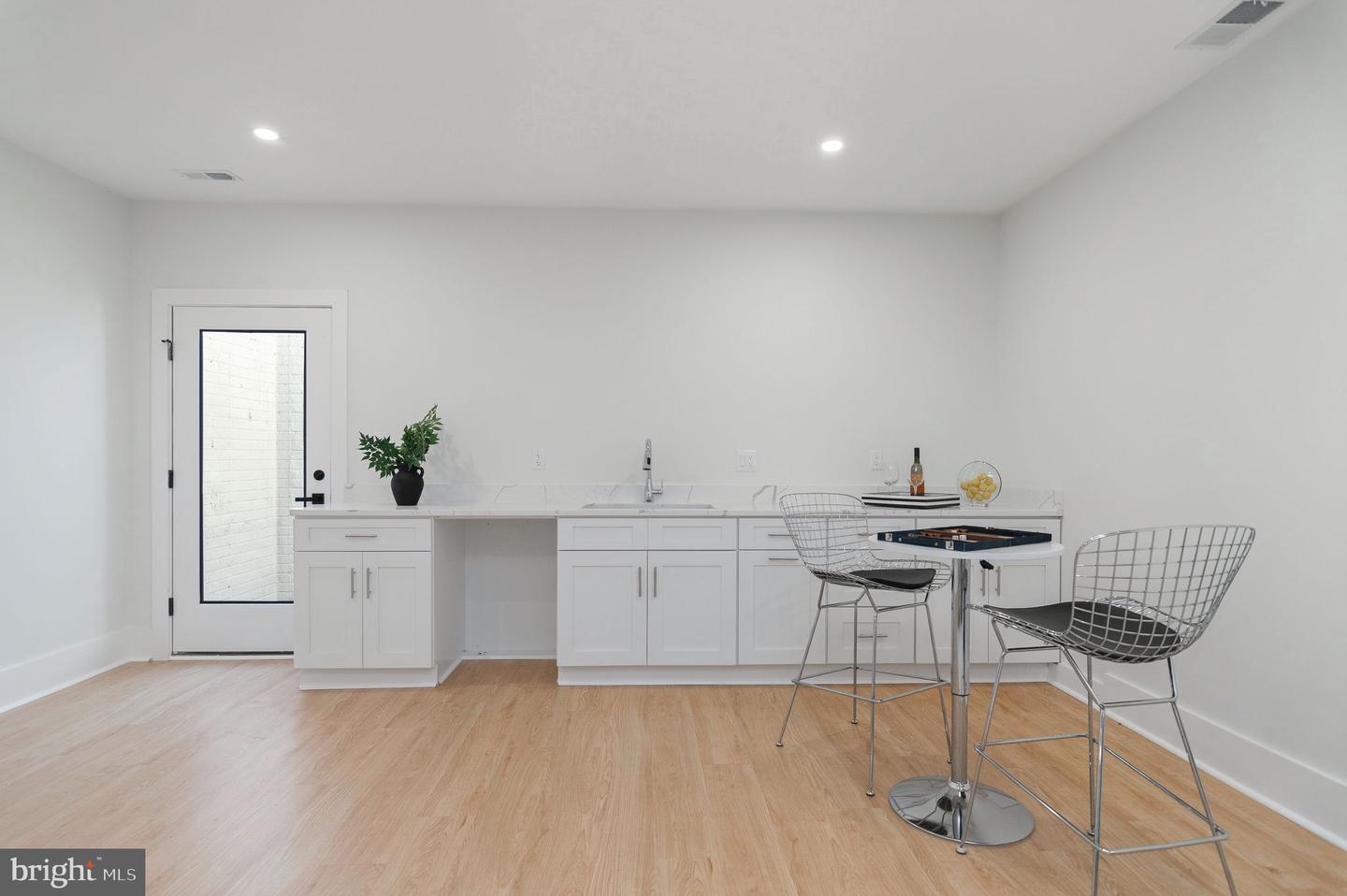 6818 BARRETT RD, FALLS CHURCH, Virginia 22042, 6 Bedrooms Bedrooms, 25 Rooms Rooms,5 BathroomsBathrooms,Residential,For sale,6818 BARRETT RD,VAFX2285748 MLS # VAFX2285748