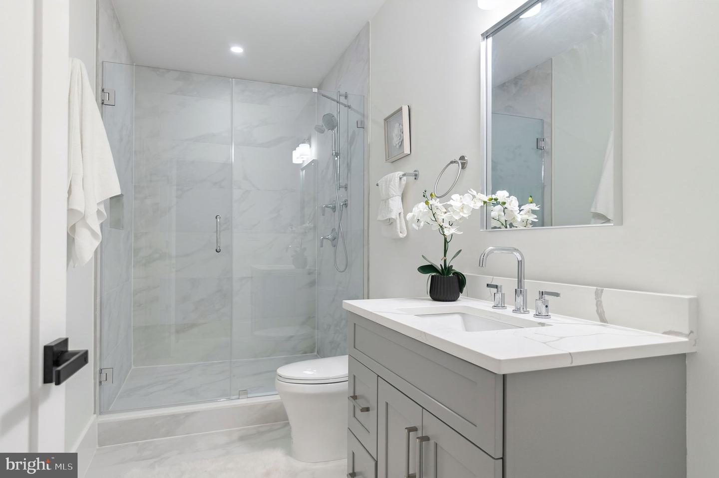 6818 BARRETT RD, FALLS CHURCH, Virginia 22042, 6 Bedrooms Bedrooms, 25 Rooms Rooms,5 BathroomsBathrooms,Residential,For sale,6818 BARRETT RD,VAFX2285748 MLS # VAFX2285748