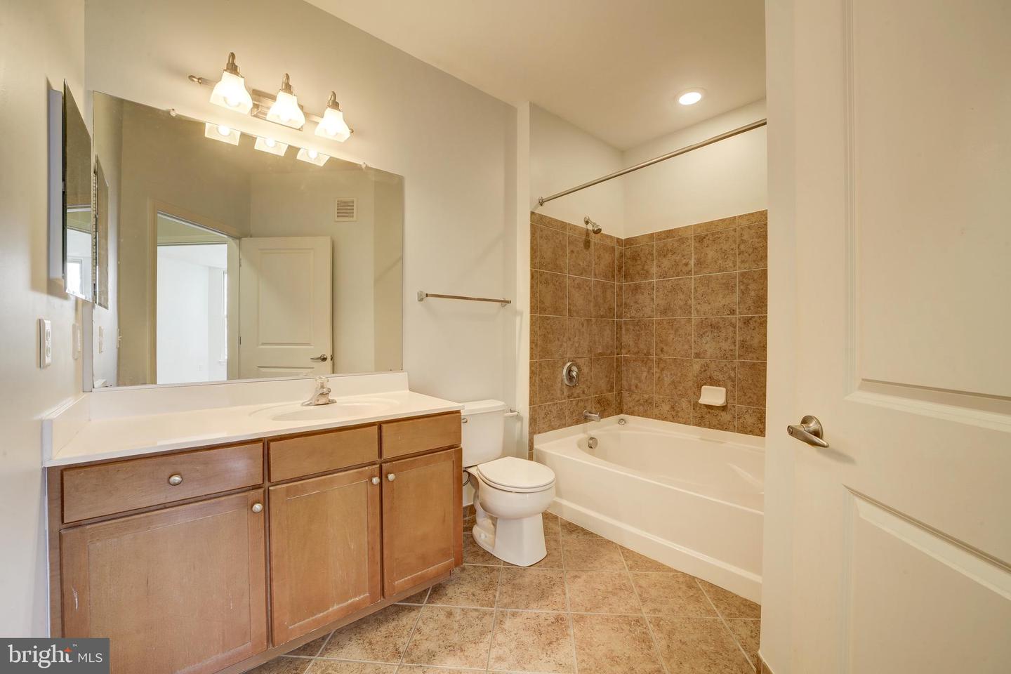 1391 PENNSYLVANIA AVE SE #526, WASHINGTON, District Of Columbia 20003, 1 Bedroom Bedrooms, ,1 BathroomBathrooms,Residential,For sale,1391 PENNSYLVANIA AVE SE #526,DCDC2241406 MLS # DCDC2241406