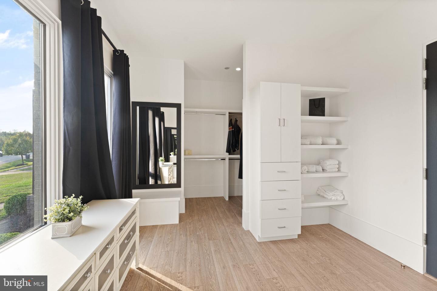 41774 ASHMEADOW CT, ASHBURN, Virginia 20148, 5 Bedrooms Bedrooms, ,4 BathroomsBathrooms,Residential,For sale,41774 ASHMEADOW CT,VALO2113984 MLS # VALO2113984