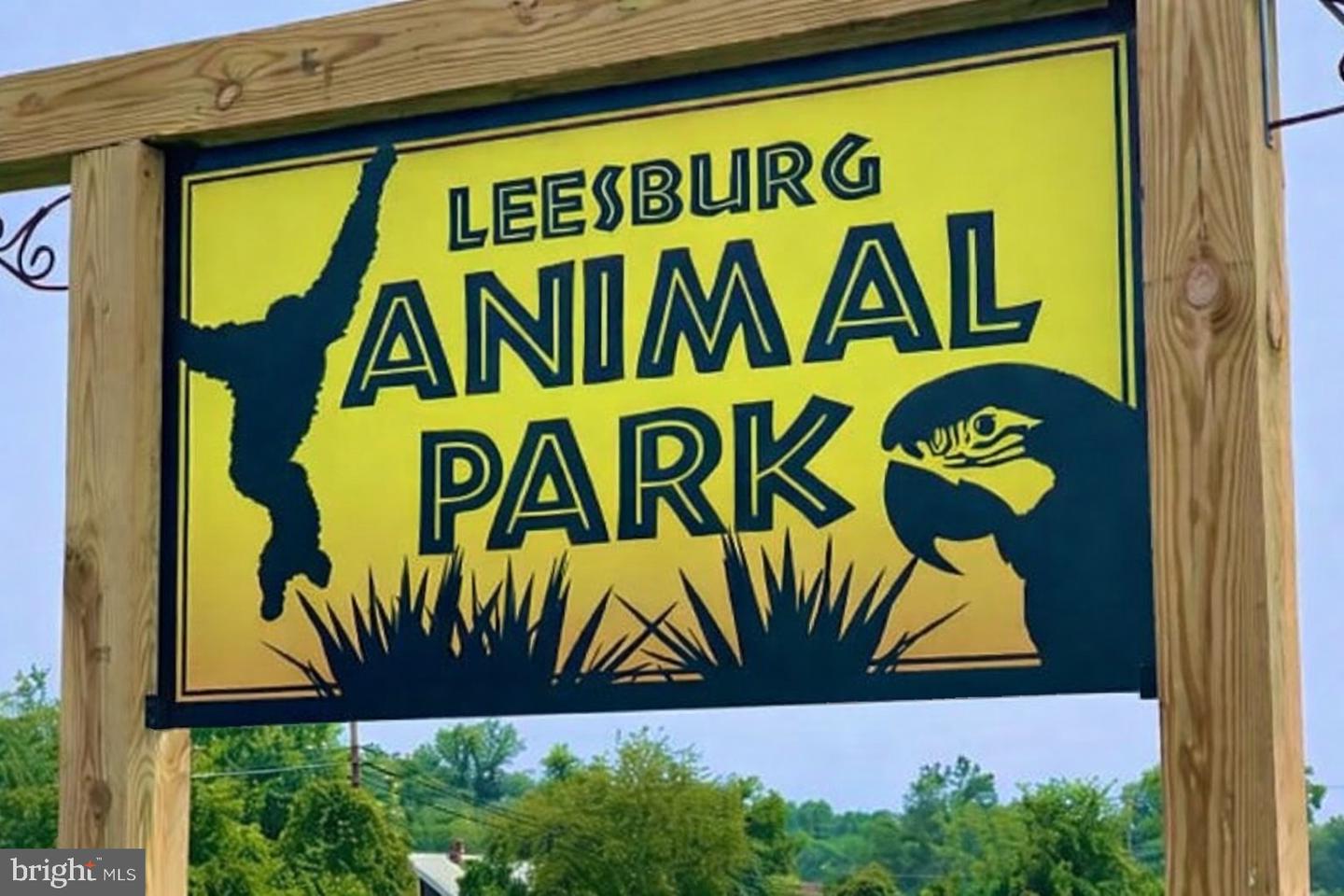 330 SHENANDOAH ST SE, LEESBURG, Virginia 20175, 2 Bedrooms Bedrooms, ,1 BathroomBathrooms,Residential,For sale,330 SHENANDOAH ST SE,VALO2114046 MLS # VALO2114046