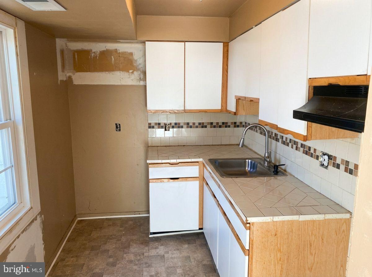 330 SHENANDOAH ST SE, LEESBURG, Virginia 20175, 2 Bedrooms Bedrooms, ,1 BathroomBathrooms,Residential,For sale,330 SHENANDOAH ST SE,VALO2114046 MLS # VALO2114046