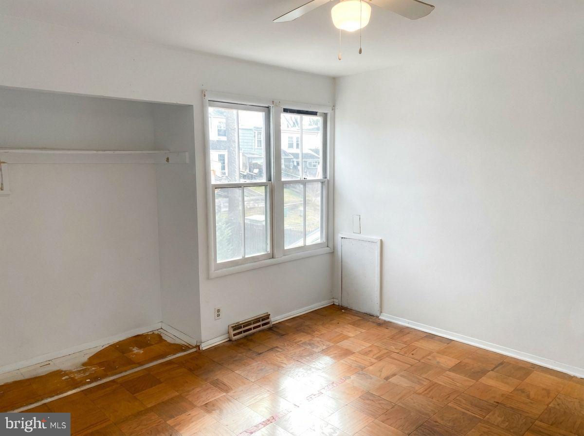 330 SHENANDOAH ST SE, LEESBURG, Virginia 20175, 2 Bedrooms Bedrooms, ,1 BathroomBathrooms,Residential,For sale,330 SHENANDOAH ST SE,VALO2114046 MLS # VALO2114046