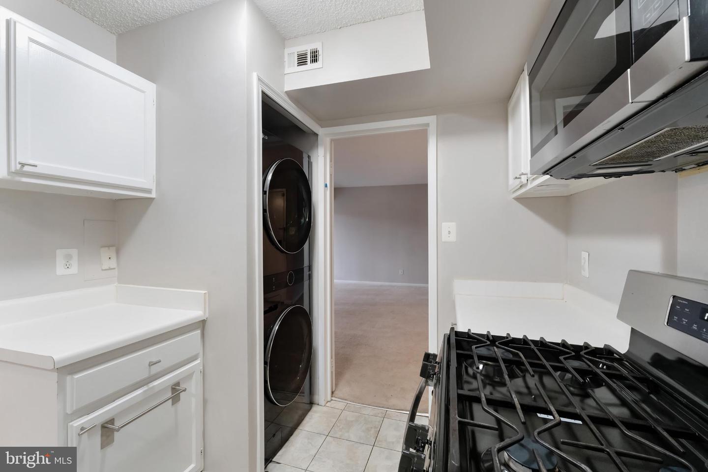 11833 SHIRE CT #11B, RESTON, Virginia 20191, 2 Bedrooms Bedrooms, 6 Rooms Rooms,1 BathroomBathrooms,Residential,For sale,11833 SHIRE CT #11B,VAFX2285986 MLS # VAFX2285986