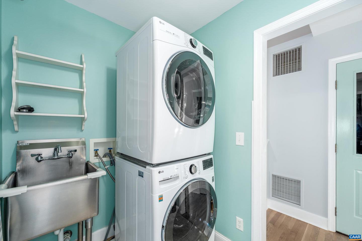 9 VINE RIDGE DR, PALMYRA, Virginia 22963, 5 Bedrooms Bedrooms, ,3 BathroomsBathrooms,Residential,For sale,9 VINE RIDGE DR,672517 MLS # 672517 9 VINE RIDGE DR, PALMYRA, Virginia 22963, 5 Bedrooms Bedrooms, ,3 BathroomsBathrooms,Residential,For sale,9 VINE RIDGE DR,672517 MLS # 672517