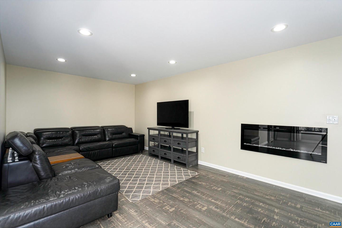 9 VINE RIDGE DR, PALMYRA, Virginia 22963, 5 Bedrooms Bedrooms, ,3 BathroomsBathrooms,Residential,For sale,9 VINE RIDGE DR,672517 MLS # 672517 9 VINE RIDGE DR, PALMYRA, Virginia 22963, 5 Bedrooms Bedrooms, ,3 BathroomsBathrooms,Residential,For sale,9 VINE RIDGE DR,672517 MLS # 672517