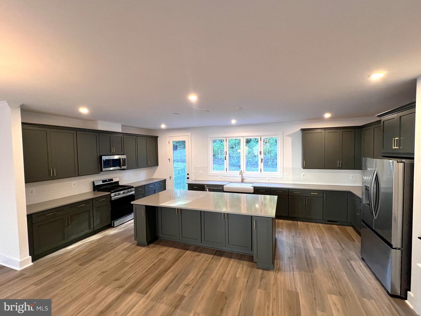 9404 DANDELION DR, LORTON, Virginia 22079, 3 Bedrooms Bedrooms, ,4 BathroomsBathrooms,Residential,For sale,9404 DANDELION DR,VAFX2286004 MLS # VAFX2286004