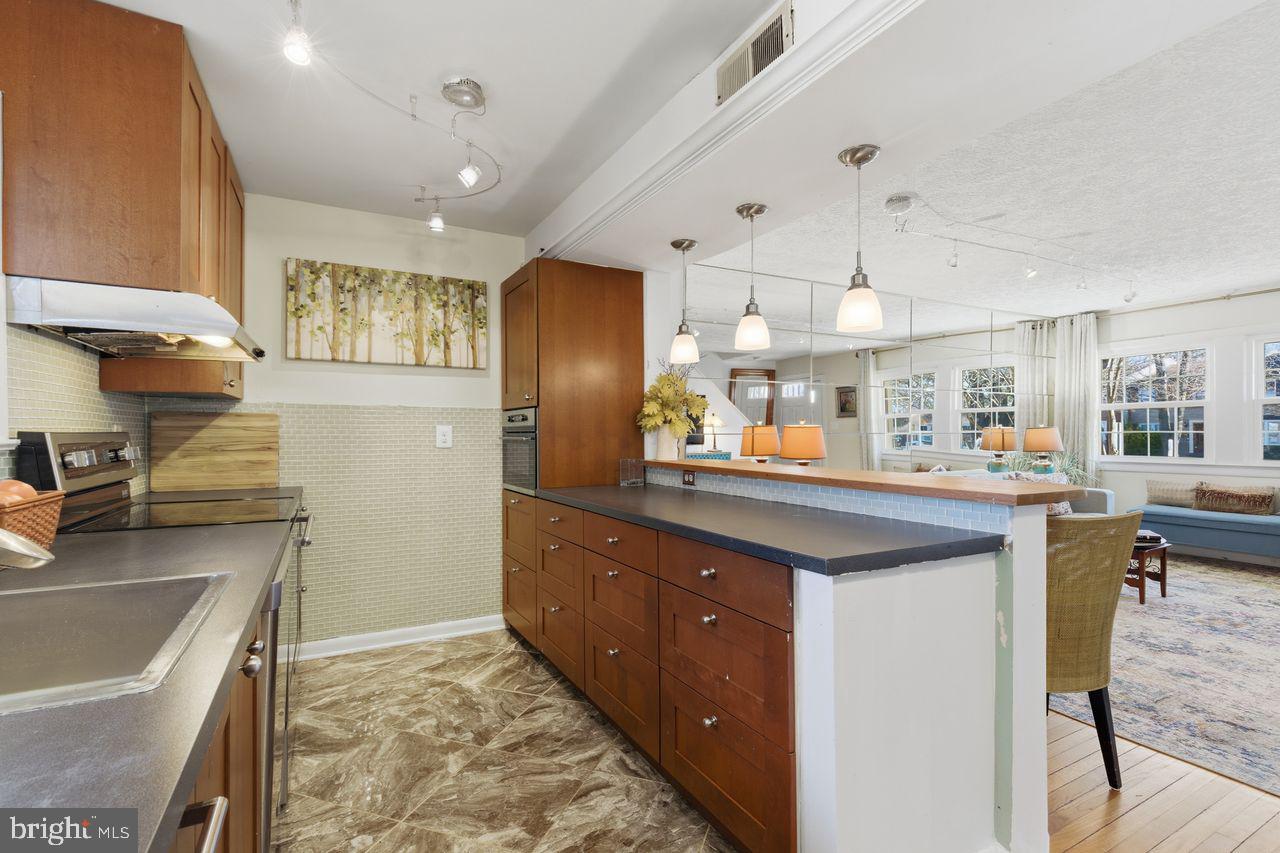 246 S VIRGINIA AVE #99, FALLS CHURCH, Virginia 22046, 2 Bedrooms Bedrooms, ,1 BathroomBathrooms,Residential,For sale,246 S VIRGINIA AVE #99,VAFA2003520 MLS # VAFA2003520