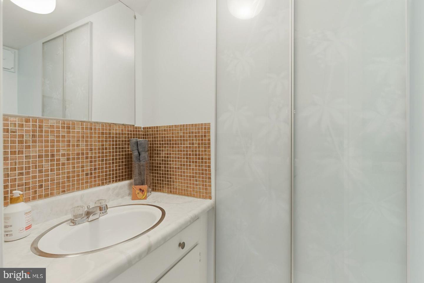 246 S VIRGINIA AVE #99, FALLS CHURCH, Virginia 22046, 2 Bedrooms Bedrooms, ,1 BathroomBathrooms,Residential,For sale,246 S VIRGINIA AVE #99,VAFA2003520 MLS # VAFA2003520