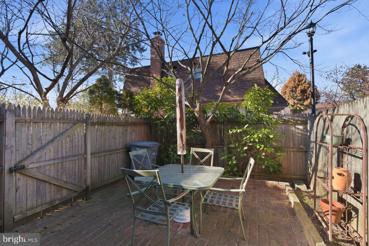 246 S VIRGINIA AVE #99, FALLS CHURCH, Virginia 22046, 2 Bedrooms Bedrooms, ,1 BathroomBathrooms,Residential,For sale,246 S VIRGINIA AVE #99,VAFA2003520 MLS # VAFA2003520