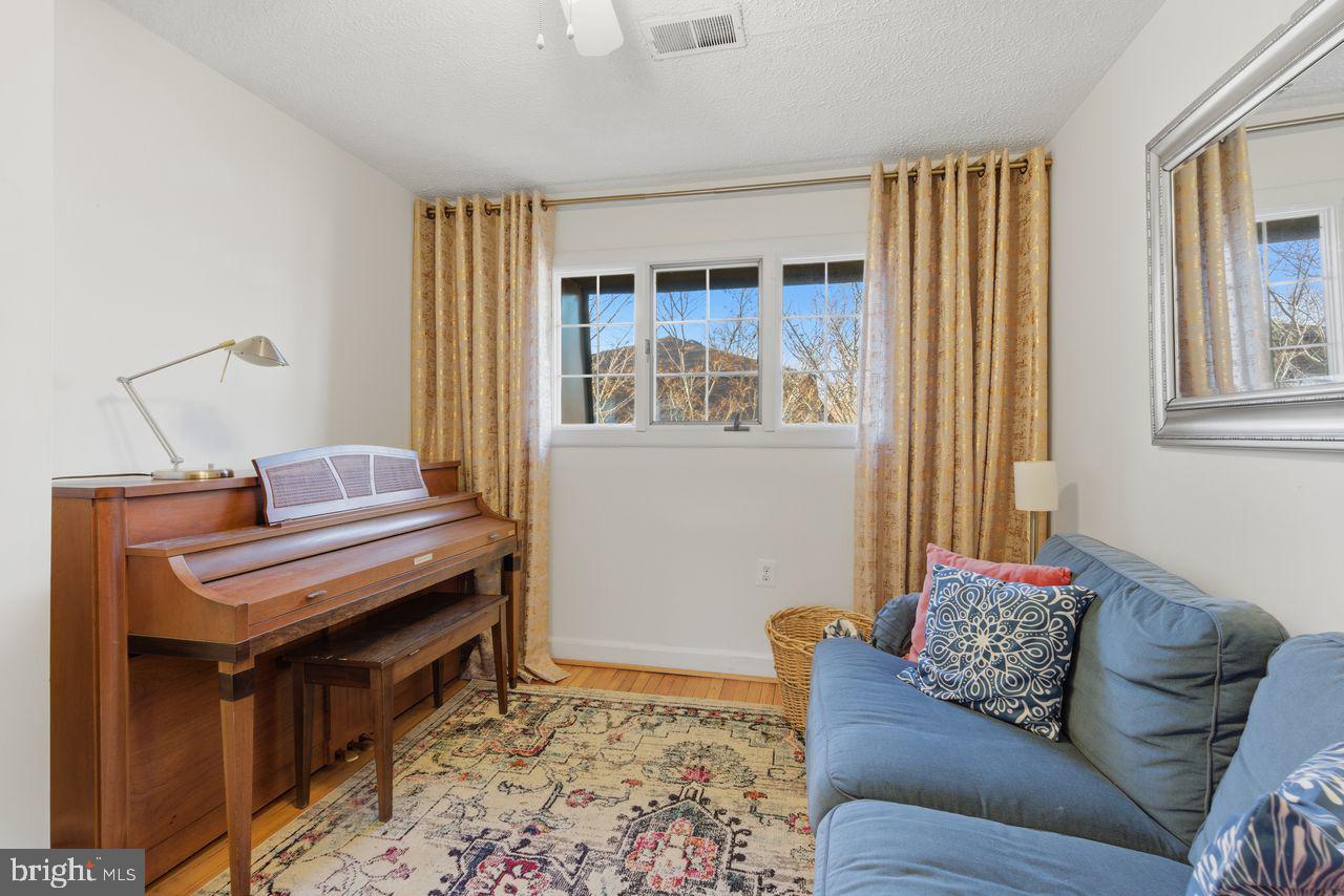 246 S VIRGINIA AVE #99, FALLS CHURCH, Virginia 22046, 2 Bedrooms Bedrooms, ,1 BathroomBathrooms,Residential,For sale,246 S VIRGINIA AVE #99,VAFA2003520 MLS # VAFA2003520