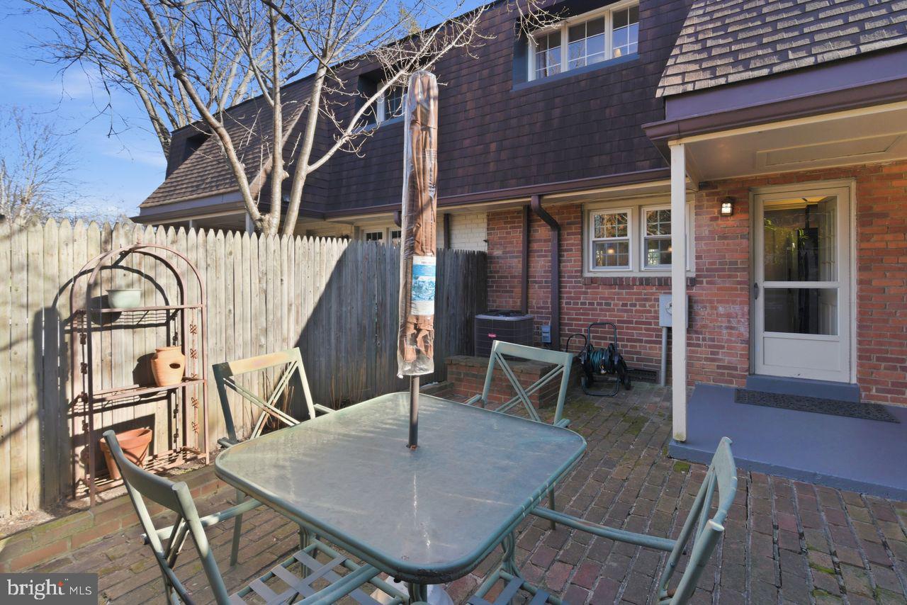 246 S VIRGINIA AVE #99, FALLS CHURCH, Virginia 22046, 2 Bedrooms Bedrooms, ,1 BathroomBathrooms,Residential,For sale,246 S VIRGINIA AVE #99,VAFA2003520 MLS # VAFA2003520