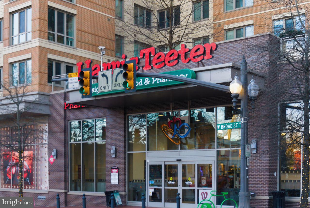 246 S VIRGINIA AVE #99, FALLS CHURCH, Virginia 22046, 2 Bedrooms Bedrooms, ,1 BathroomBathrooms,Residential,For sale,246 S VIRGINIA AVE #99,VAFA2003520 MLS # VAFA2003520