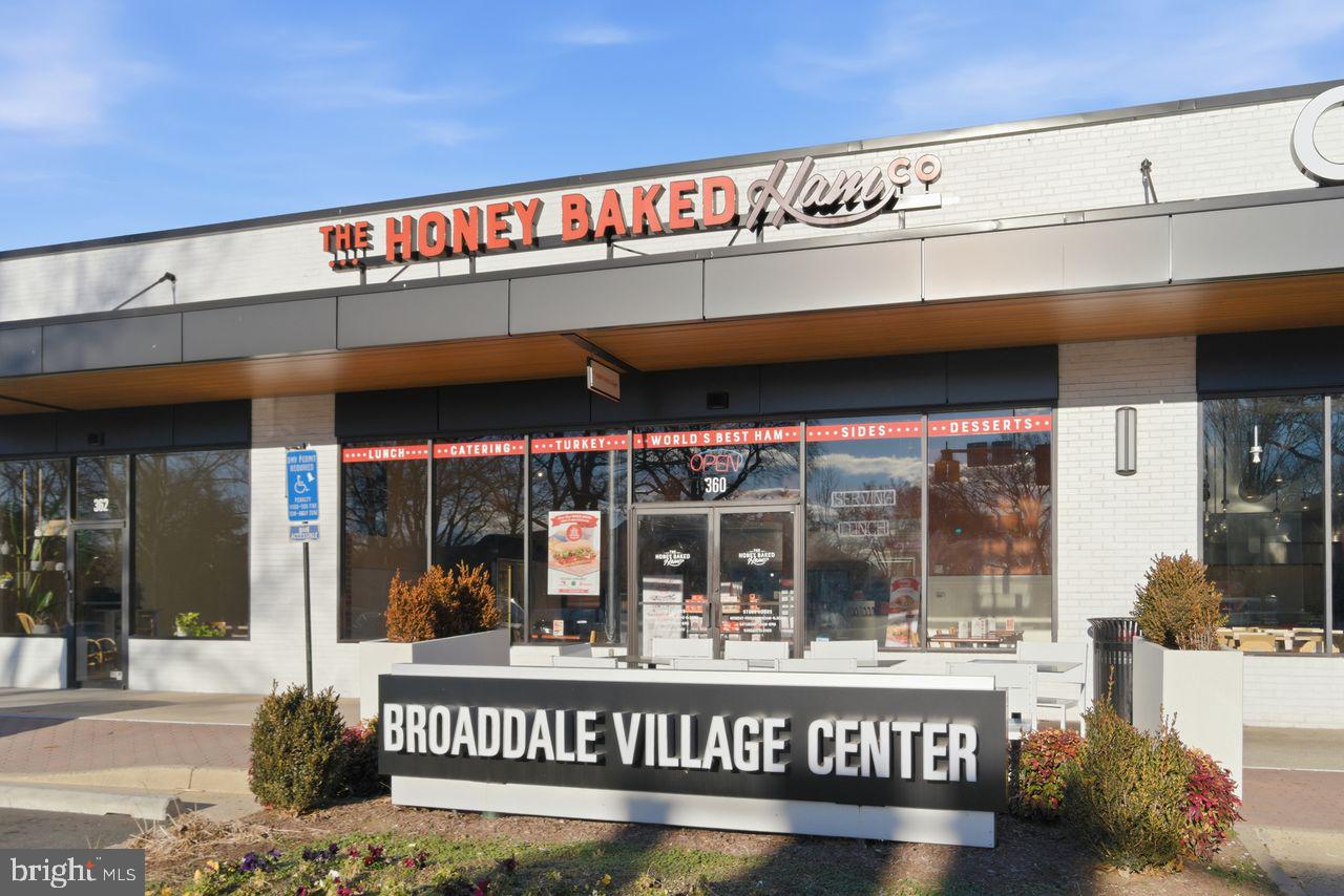 246 S VIRGINIA AVE #99, FALLS CHURCH, Virginia 22046, 2 Bedrooms Bedrooms, ,1 BathroomBathrooms,Residential,For sale,246 S VIRGINIA AVE #99,VAFA2003520 MLS # VAFA2003520