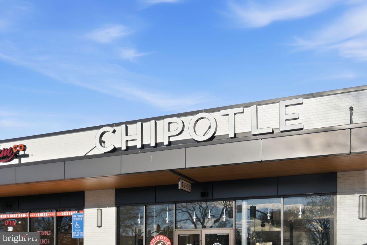 246 S VIRGINIA AVE #99, FALLS CHURCH, Virginia 22046, 2 Bedrooms Bedrooms, ,1 BathroomBathrooms,Residential,For sale,246 S VIRGINIA AVE #99,VAFA2003520 MLS # VAFA2003520