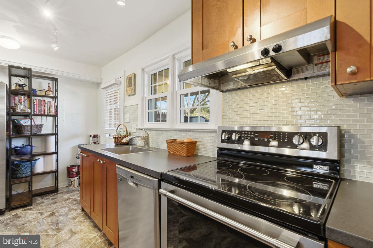 246 S VIRGINIA AVE #99, FALLS CHURCH, Virginia 22046, 2 Bedrooms Bedrooms, ,1 BathroomBathrooms,Residential,For sale,246 S VIRGINIA AVE #99,VAFA2003520 MLS # VAFA2003520