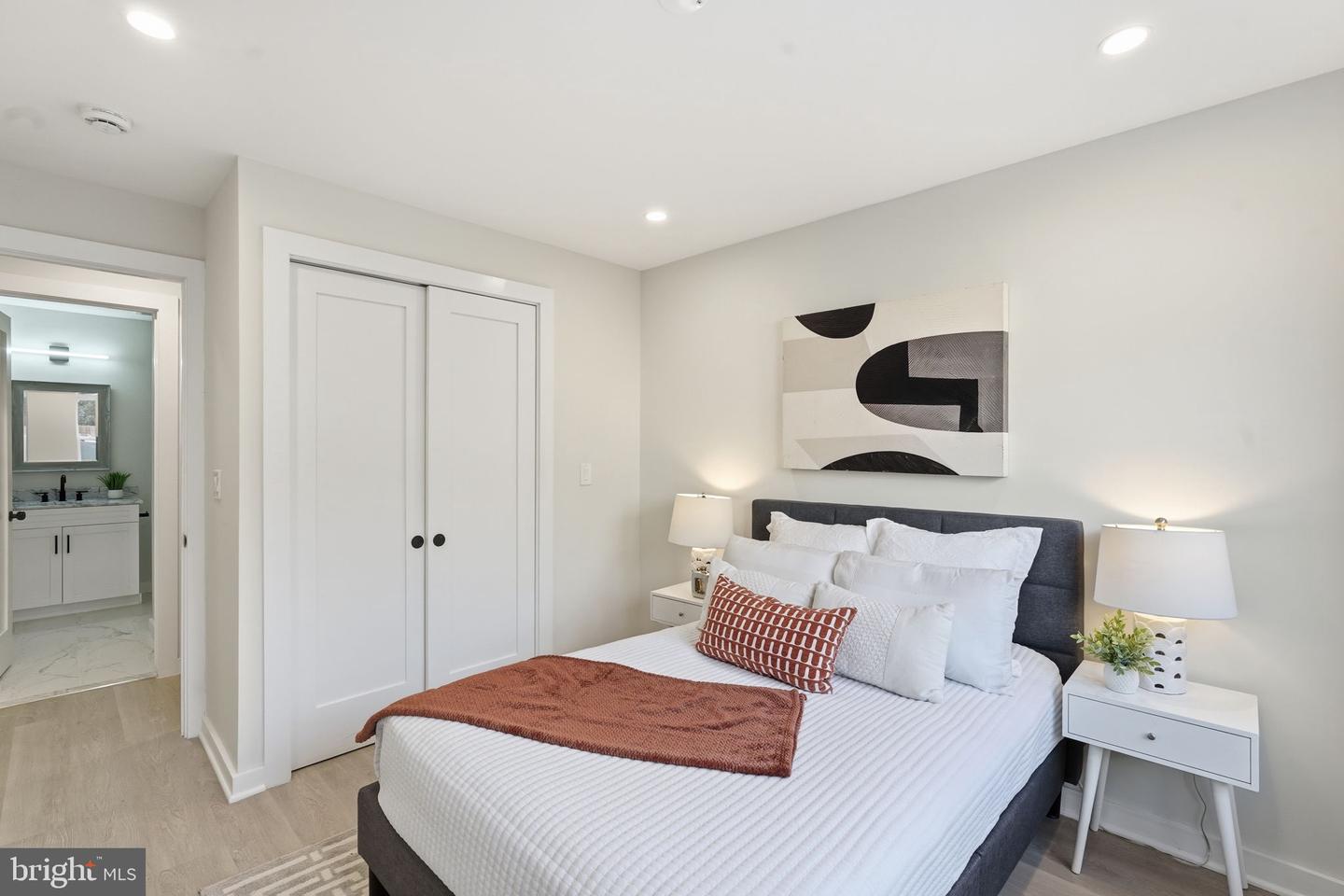 2606 41ST ST NW #T2, WASHINGTON, District Of Columbia 20007, 2 Bedrooms Bedrooms, ,2 BathroomsBathrooms,Residential,For sale,2606 41ST ST NW #T2,DCDC2241662 MLS # DCDC2241662