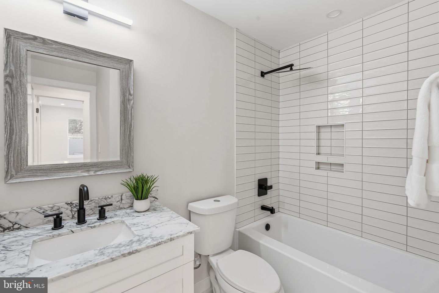 2606 41ST ST NW #T2, WASHINGTON, District Of Columbia 20007, 2 Bedrooms Bedrooms, ,2 BathroomsBathrooms,Residential,For sale,2606 41ST ST NW #T2,DCDC2241662 MLS # DCDC2241662
