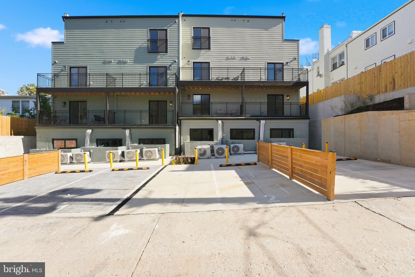 2606 41ST ST NW #T2, WASHINGTON, District Of Columbia 20007, 2 Bedrooms Bedrooms, ,2 BathroomsBathrooms,Residential,For sale,2606 41ST ST NW #T2,DCDC2241662 MLS # DCDC2241662