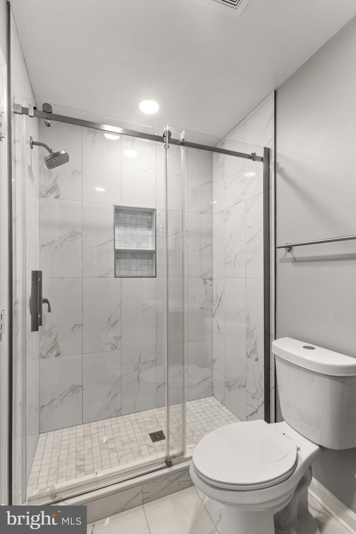 20395 CHARTER OAK DR, ASHBURN, Virginia 20147, 4 Bedrooms Bedrooms, ,3 BathroomsBathrooms,Residential,For sale,20395 CHARTER OAK DR,VALO2114100 MLS # VALO2114100