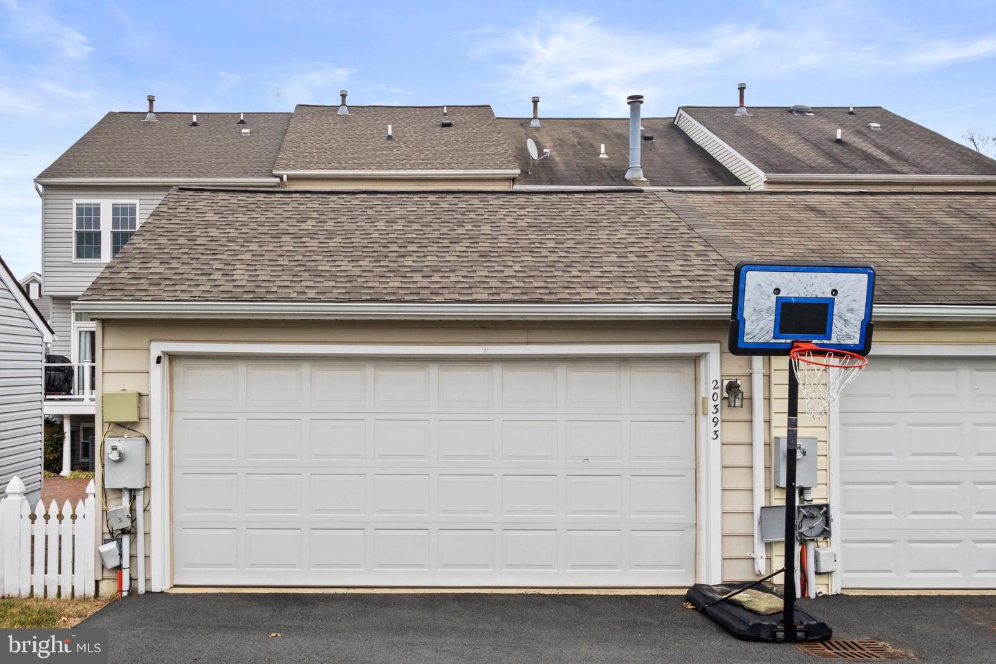 20395 CHARTER OAK DR, ASHBURN, Virginia 20147, 4 Bedrooms Bedrooms, ,3 BathroomsBathrooms,Residential,For sale,20395 CHARTER OAK DR,VALO2114100 MLS # VALO2114100