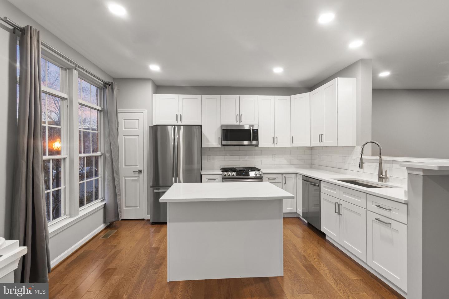 20395 CHARTER OAK DR, ASHBURN, Virginia 20147, 4 Bedrooms Bedrooms, ,3 BathroomsBathrooms,Residential,For sale,20395 CHARTER OAK DR,VALO2114100 MLS # VALO2114100