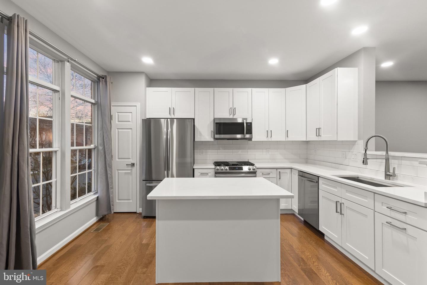 20395 CHARTER OAK DR, ASHBURN, Virginia 20147, 4 Bedrooms Bedrooms, ,3 BathroomsBathrooms,Residential,For sale,20395 CHARTER OAK DR,VALO2114100 MLS # VALO2114100