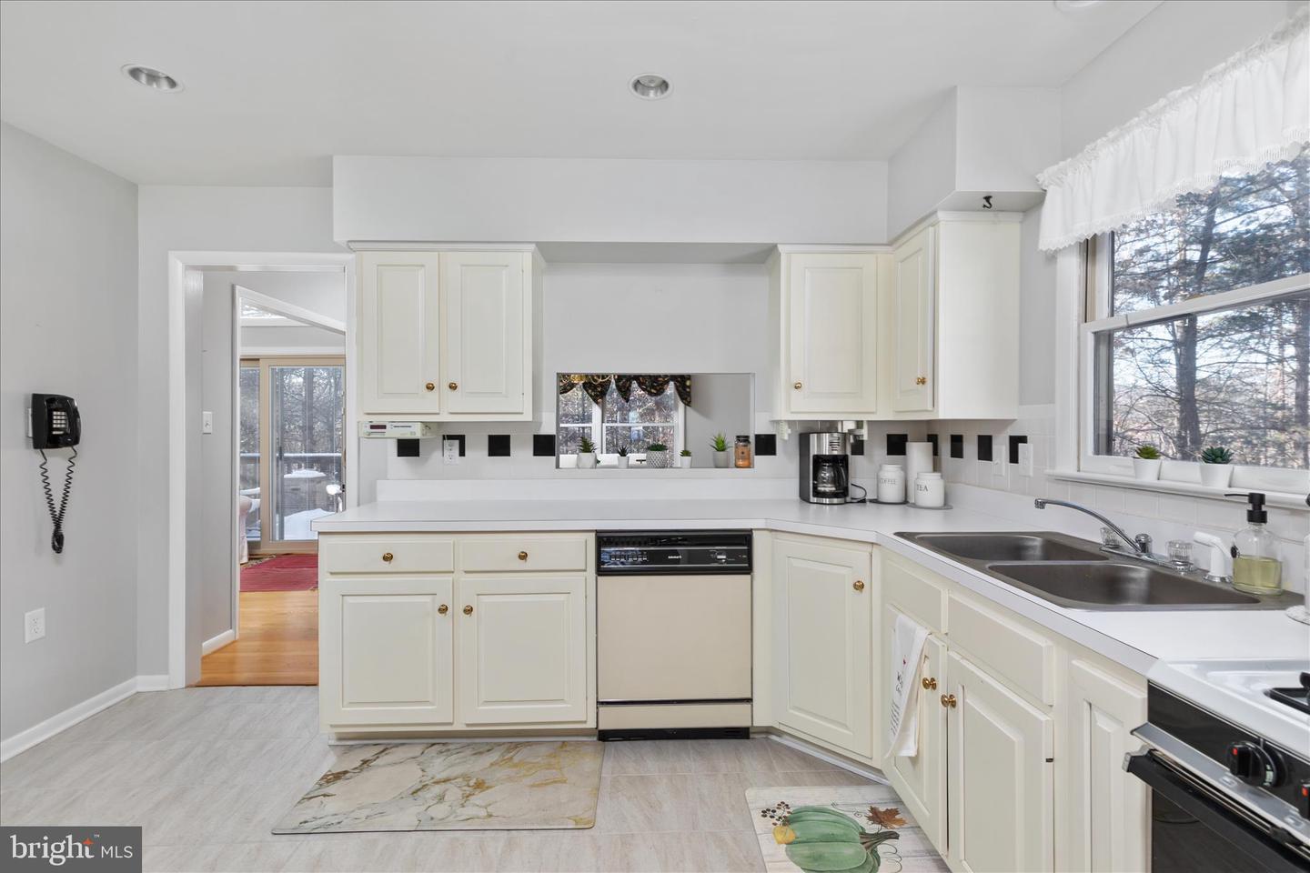 7239 SUPINLICK RIDGE RD, MOUNT JACKSON, Virginia 22842, 3 Bedrooms Bedrooms, ,2 BathroomsBathrooms,Residential,For sale,7239 SUPINLICK RIDGE RD,VASH2013392 MLS # VASH2013392