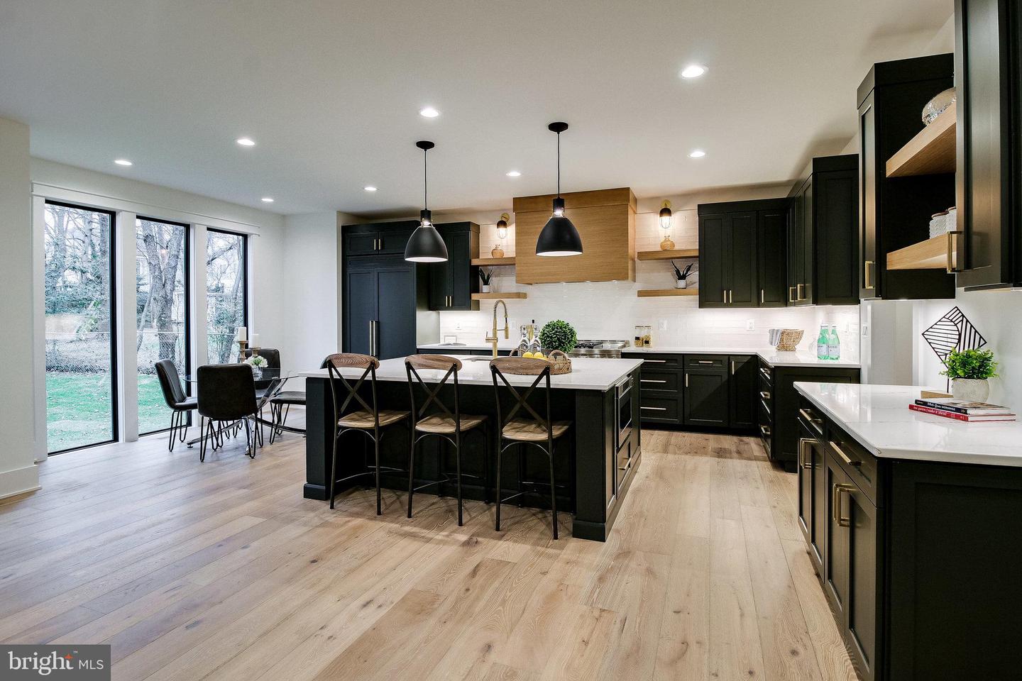 930 FAIRWAY DR NE, VIENNA, Virginia 22180, 6 Bedrooms Bedrooms, 25 Rooms Rooms,6 BathroomsBathrooms,Residential,For sale,930 FAIRWAY DR NE,VAFX2286070 MLS # VAFX2286070