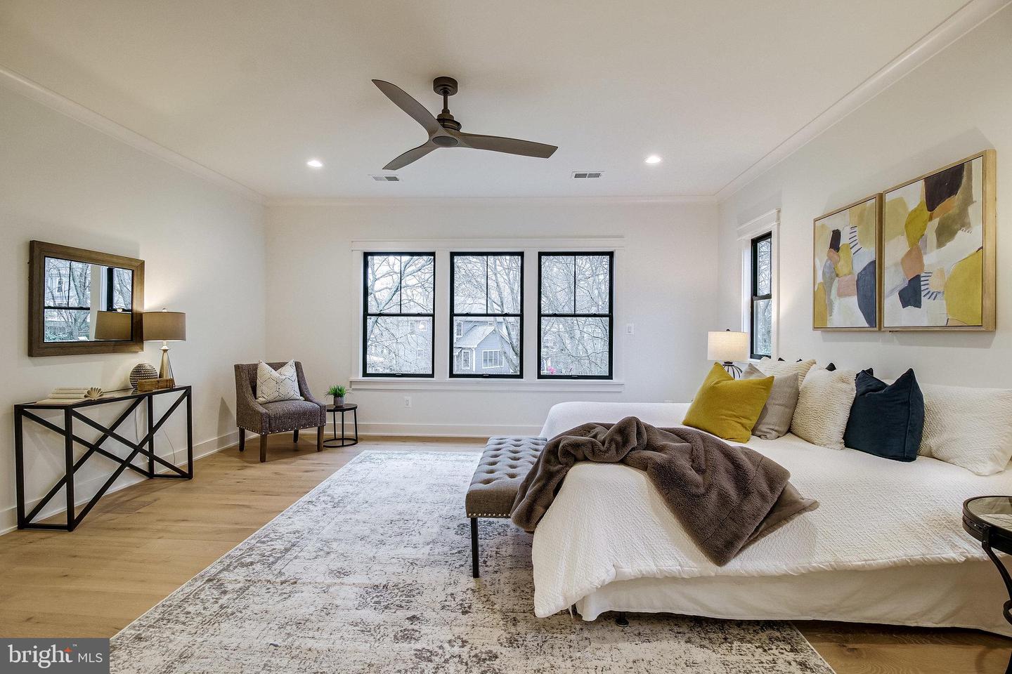 930 FAIRWAY DR NE, VIENNA, Virginia 22180, 6 Bedrooms Bedrooms, 25 Rooms Rooms,6 BathroomsBathrooms,Residential,For sale,930 FAIRWAY DR NE,VAFX2286070 MLS # VAFX2286070